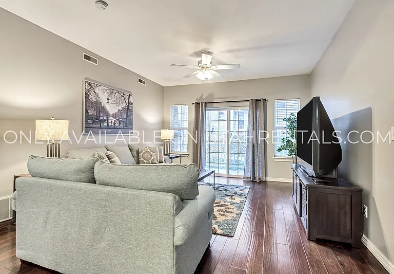 421 Belmont Pl #156 — Photo 8
