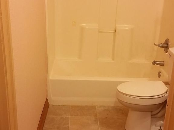5th image of 3825 N Grand Ave
