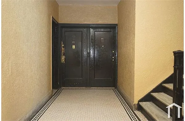 Building Photo - 2446 Lyvere St