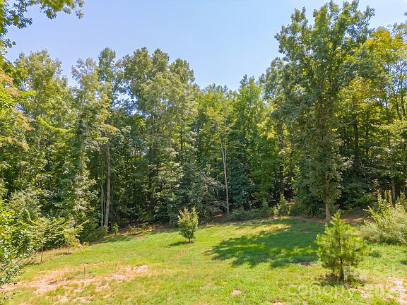 3rd image of 2913 Conner Cir
