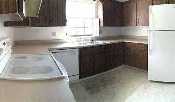 5th image of 13625 Devenshire Ct