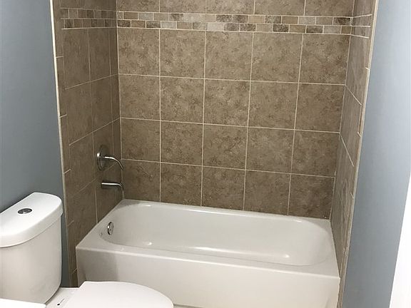 3rd image of 129 Edna Ave