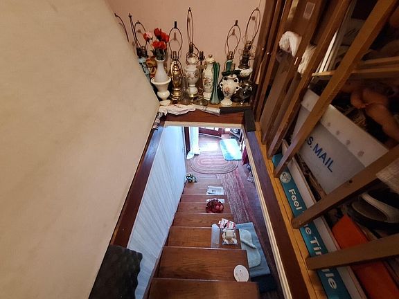 4th image of 305 North St
