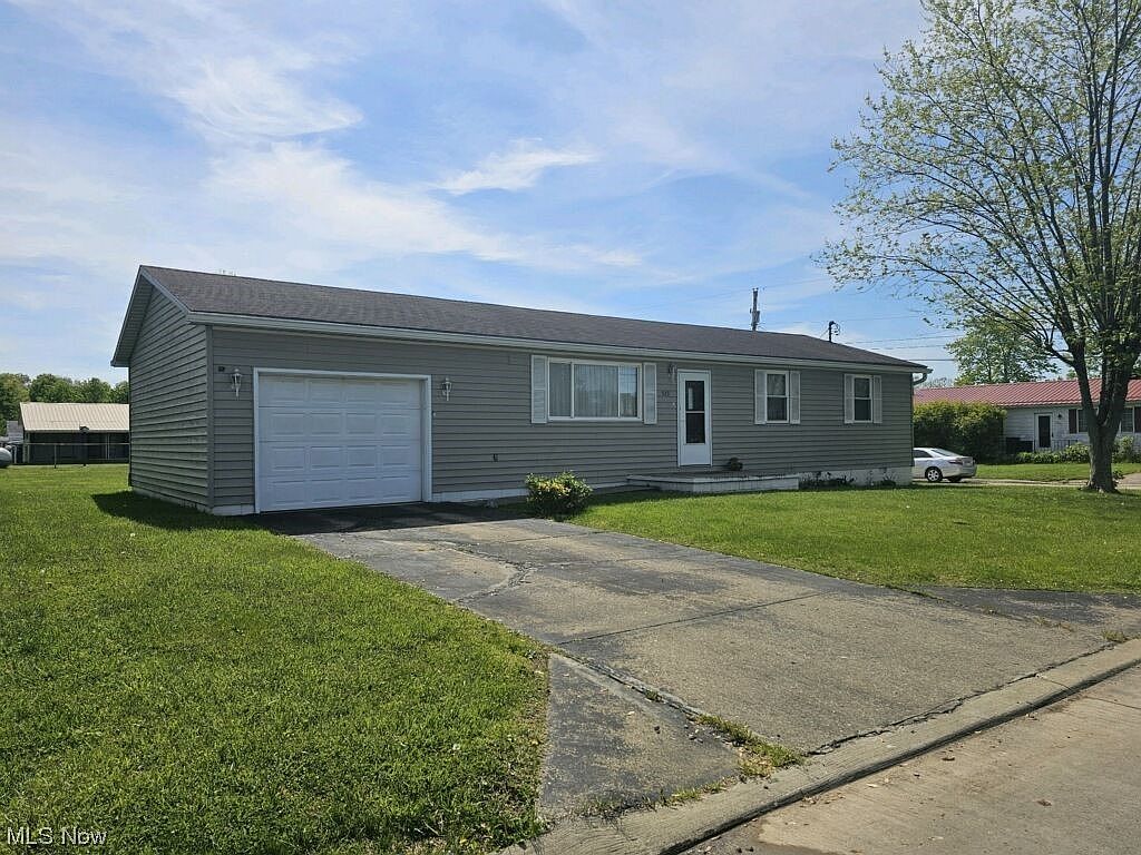 523 E Oak St, Davisville, WV 26142 Zillow