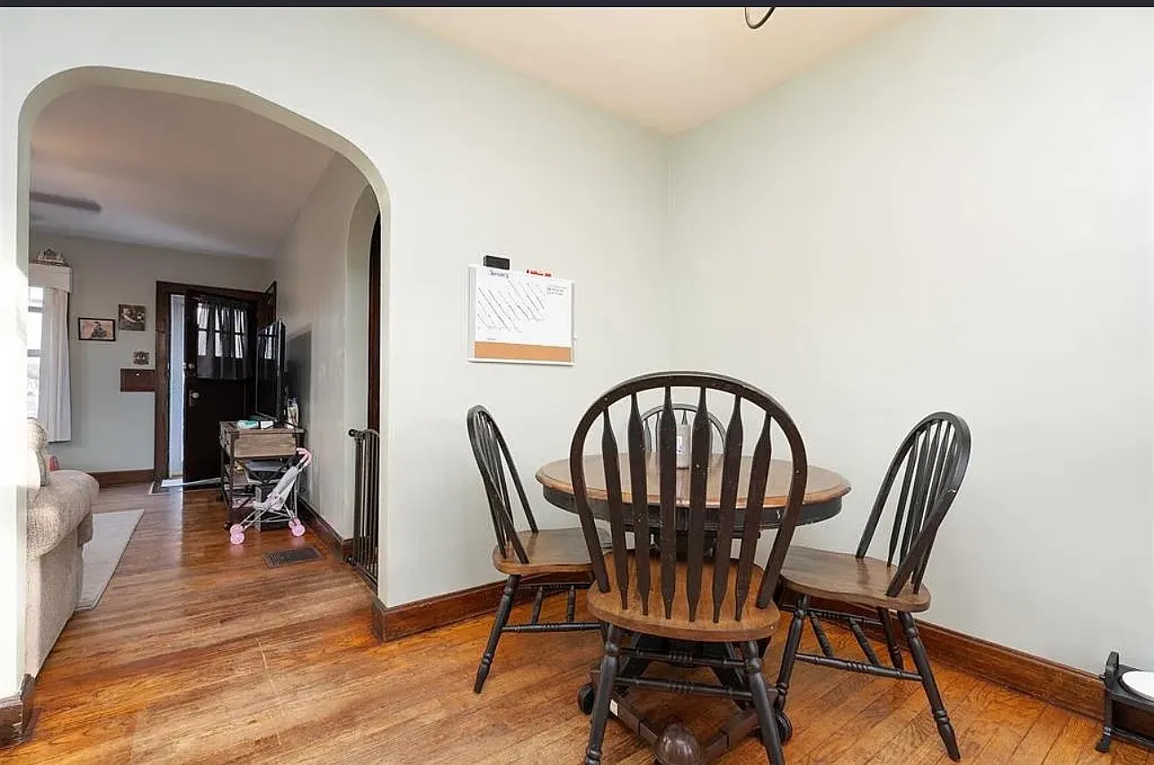 1100 Emerson ct — Photo 2