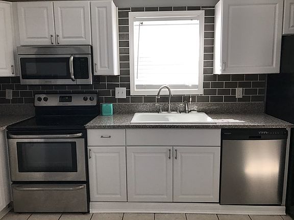 2nd image of 5084 Walker St