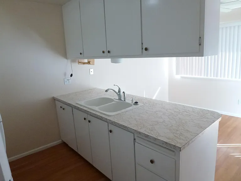 625 W Cross St — Photo 3