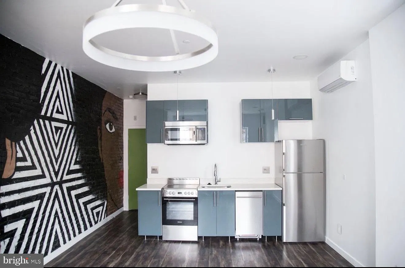 Studio, 1.0 bath, 600 sqft, $1,050 — Photo 2
