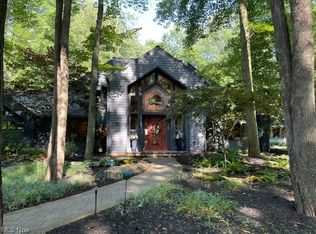 4865 Bradley Rd, Westlake, OH 44145