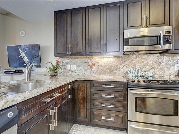 4th image of 226 5th Ave N #1401