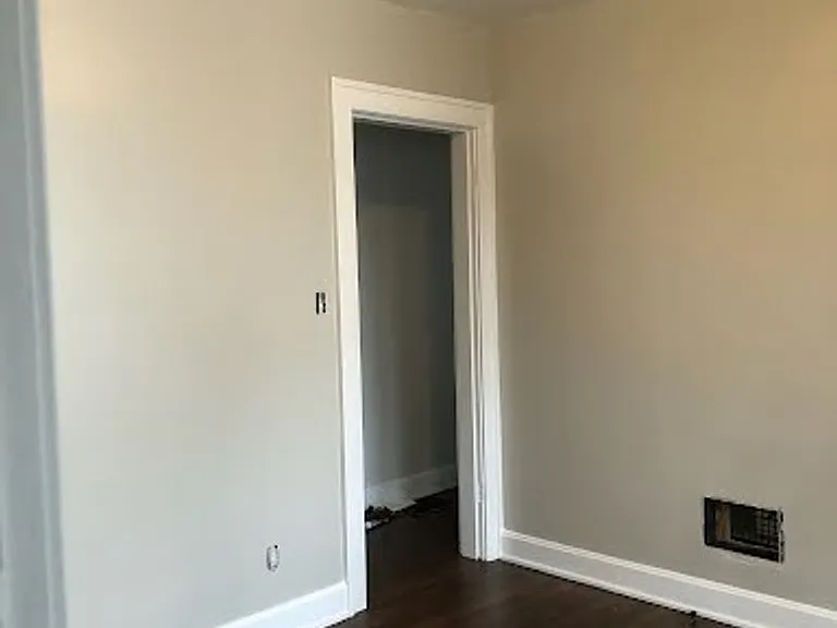 833 College Ave — Photo 6
