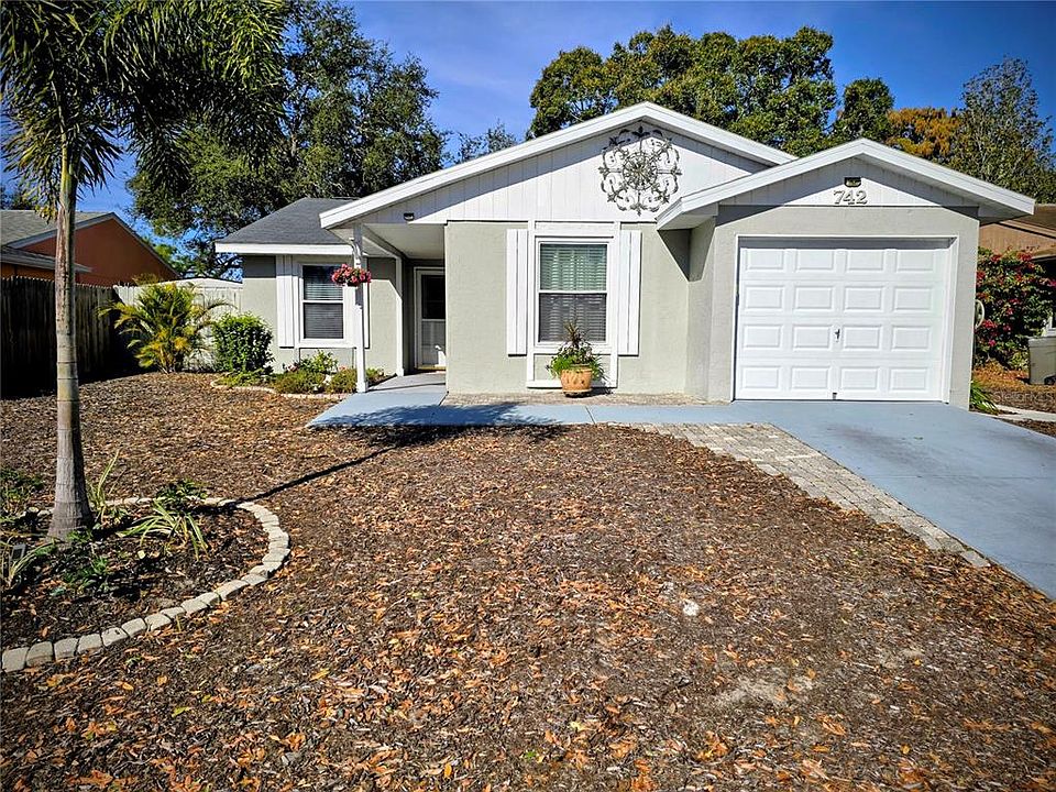 1st image of 742 Arthurs Ct