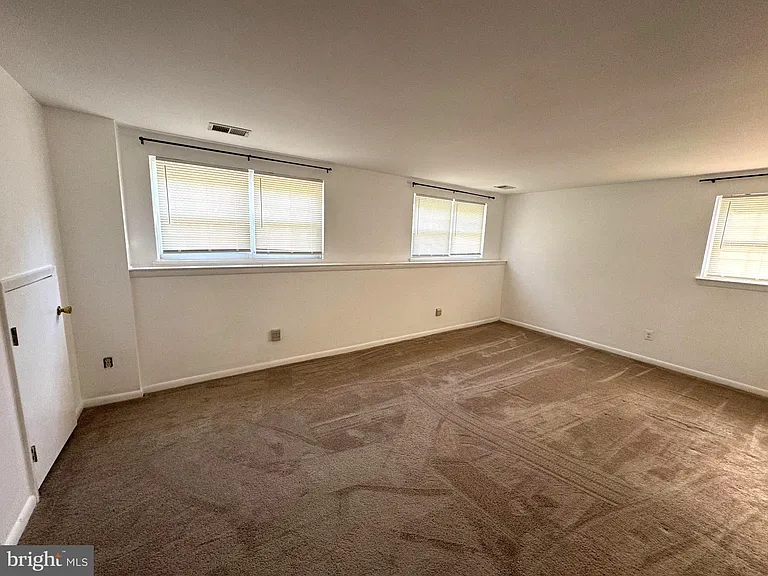 1234 Pleasant Valley Dr — Photo 18