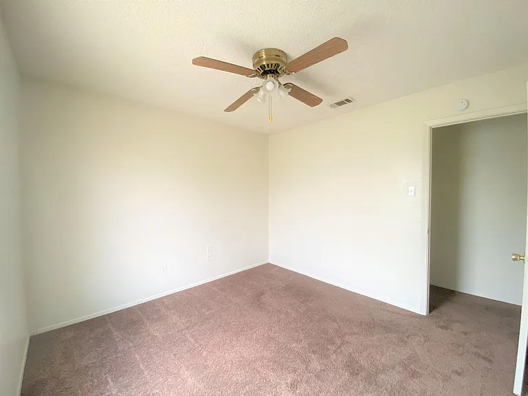 4610 Stallion Dr — Photo 12