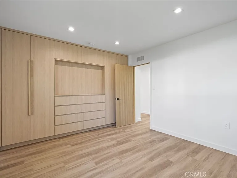 6108 Sadring Ave — Photo 30