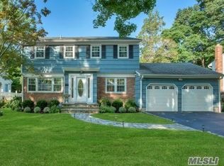 56 Crestwood Dr, Huntington Station, NY 11746