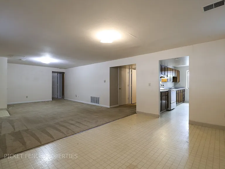 533 14th Ave #4 — Photo 4