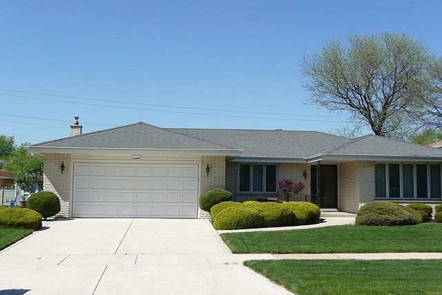 1st image of 7708 W Chestnut Dr