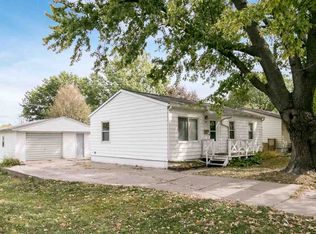 2108 Hollywood Blvd, Iowa City, IA 52240