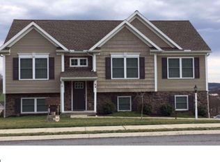 94 Gentle Dr, East Earl, PA