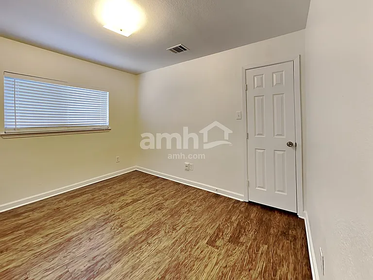 2040 Bliss Rd — Photo 15