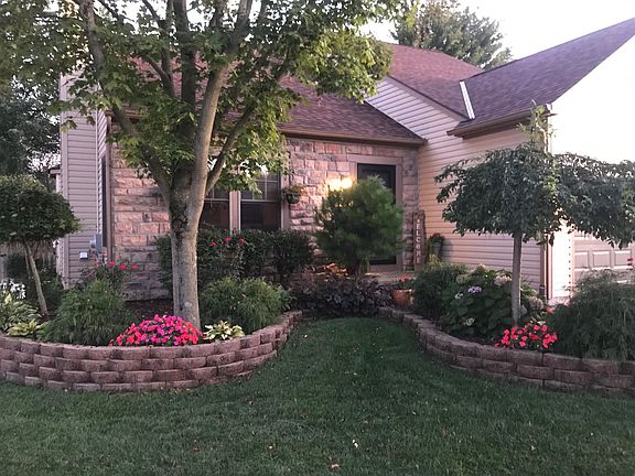 4th image of 525 W River Dr