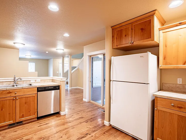 20487 Brentwood Ave — Photo 15