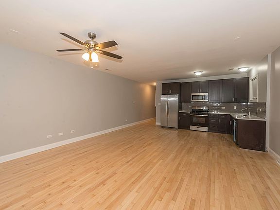 5th image of 364 N Hamlin Ave Unit 1