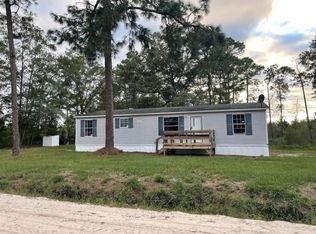 212 Twin Gables Rd, Broxton, GA 31519