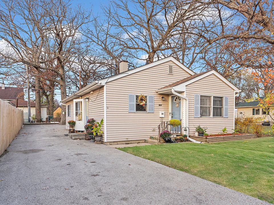 1st image of 923 Audrey Ave