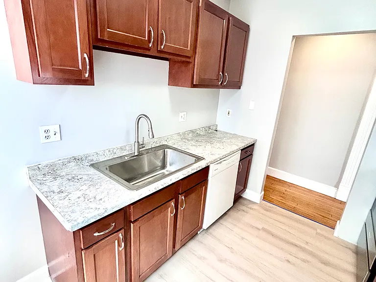 207 N Townsend St #4 — Photo 5