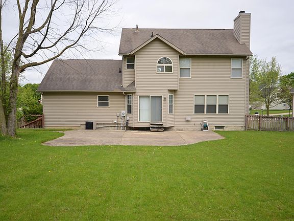 3rd image of 638 Jamestown Pl