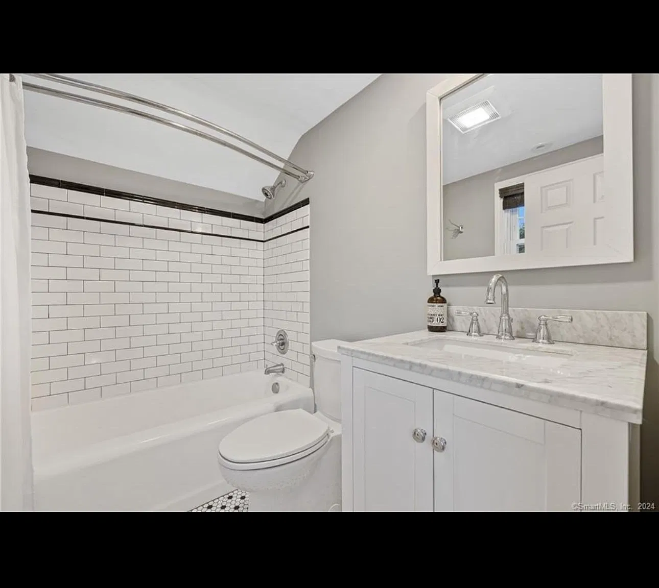3 bed, 1642 sqft, $3,200 — Photo 4