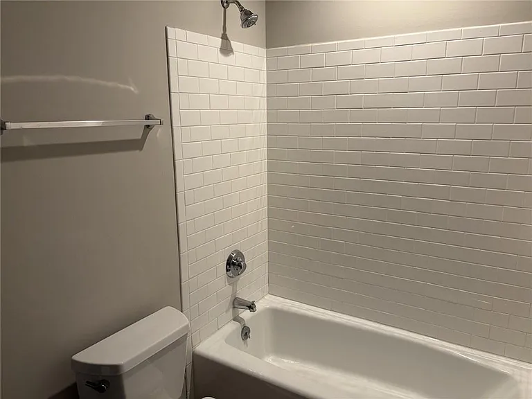 620 Glen Iris Dr NE #207 — Photo 13