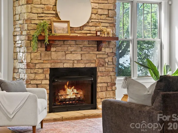 289 Fennel Dun Cir, Biltmore Lake, NC 28715