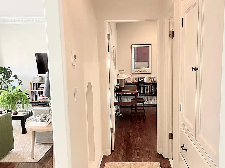 1330 N Harper Ave #208 — Photo 17