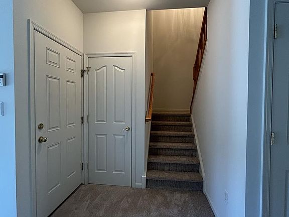 3rd image of 428 Sweetman Dr