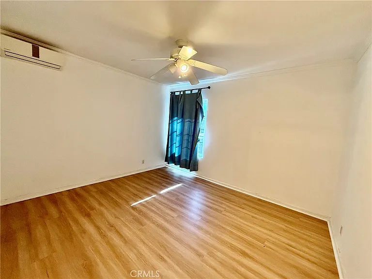 1712 Walnut St — Photo 14