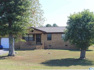 615 College Rd, Fyffe, AL 35971