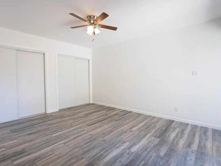 1043 E Maryland Ave #5 — Photo 7
