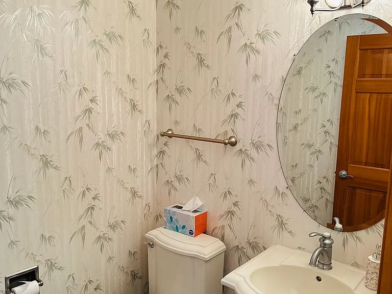 1875 N 15th Ct — Photo 19