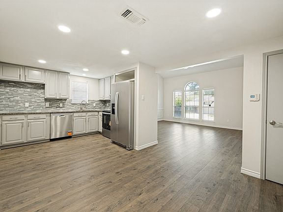 5th image of 5105 Foley Dr