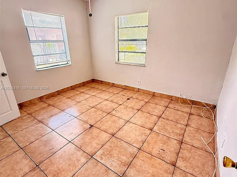 204 NW 28th Ave — Photo 4
