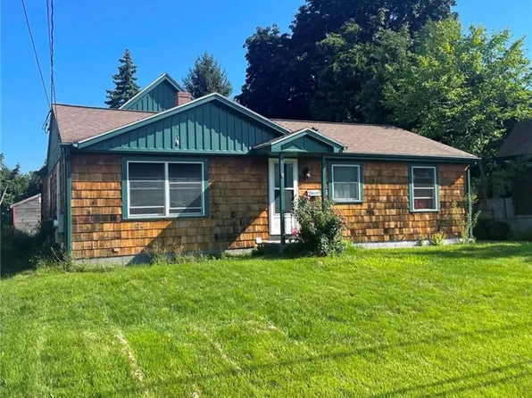 139 Jenks Ave, Central Falls, RI 02863