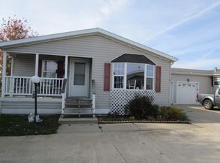 651 Bluebird Cir #A, Sandwich, IL 60548