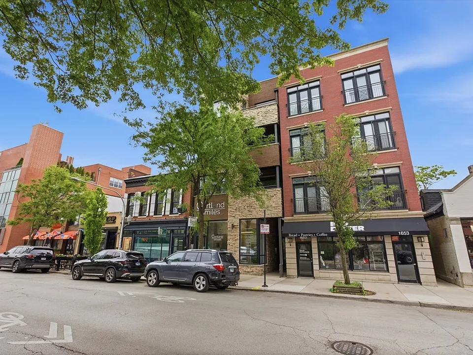 1649 W Cortland St #401