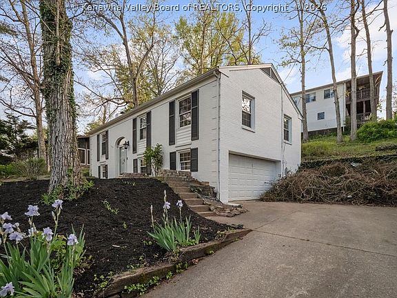 4th image of 1384 Nottingham Rd