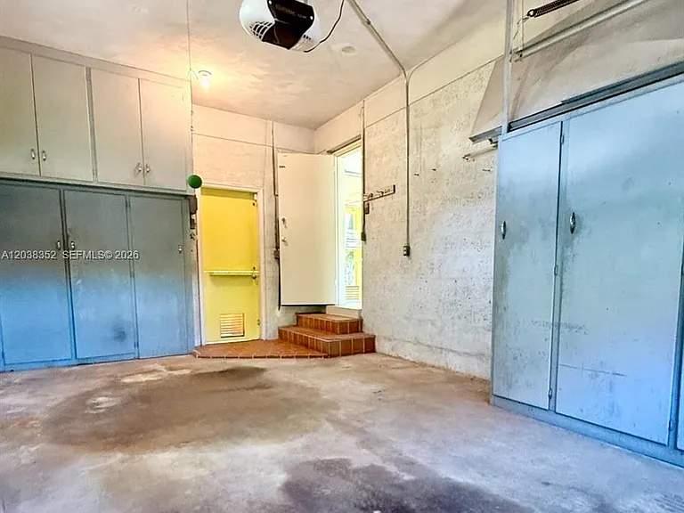 1235 Jefferson St — Photo 26