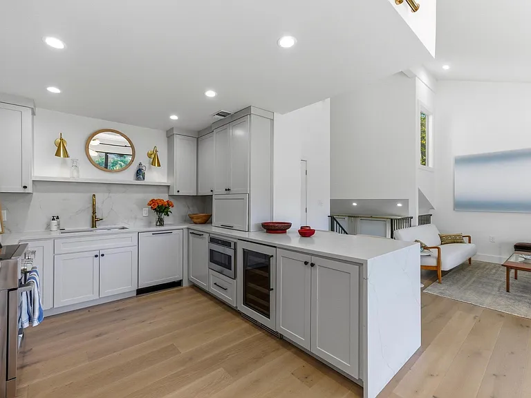 1821 Westlake Dr #105 — Photo 10
