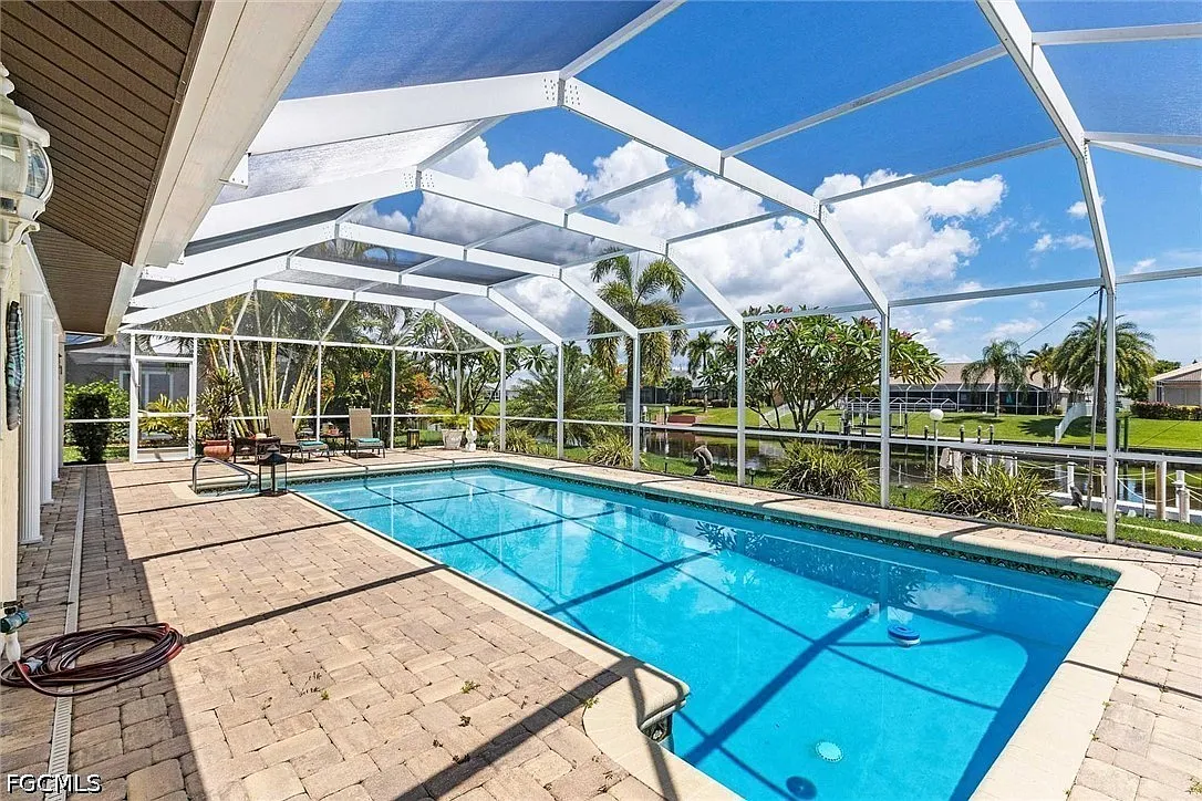 3 bed, 2.0 bath, 1434 sqft, $7,650 — Photo 1